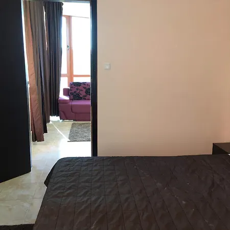 Europa Street Apartment *